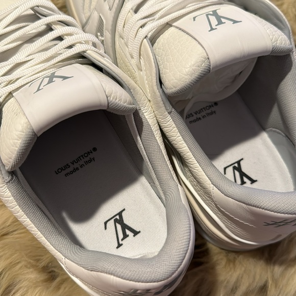 Louis Vuitton LV trainer sneaker #54. Brand New,never worn. Excellent condition - Picture 10 of 12
